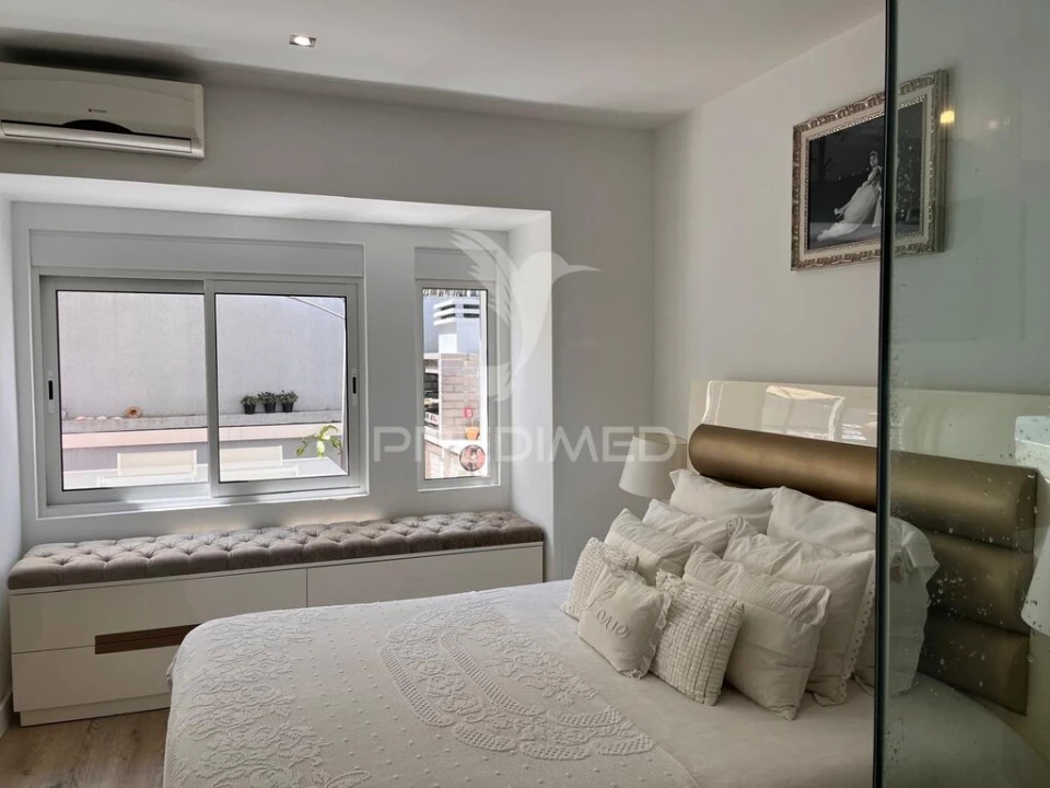 Apartamento T2 para Venda em Campolide Foto 18