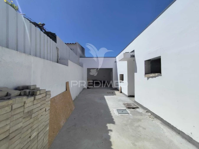Moradia T2 para Venda em Amora Foto 10