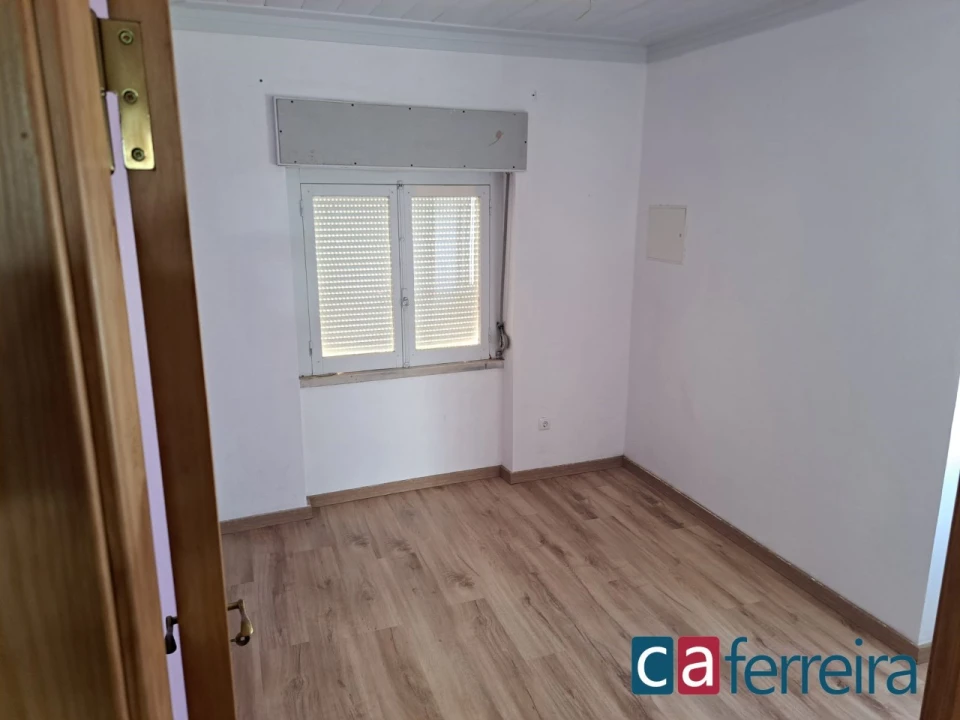 Moradia T3 para Venda em Alcanhões Foto 6