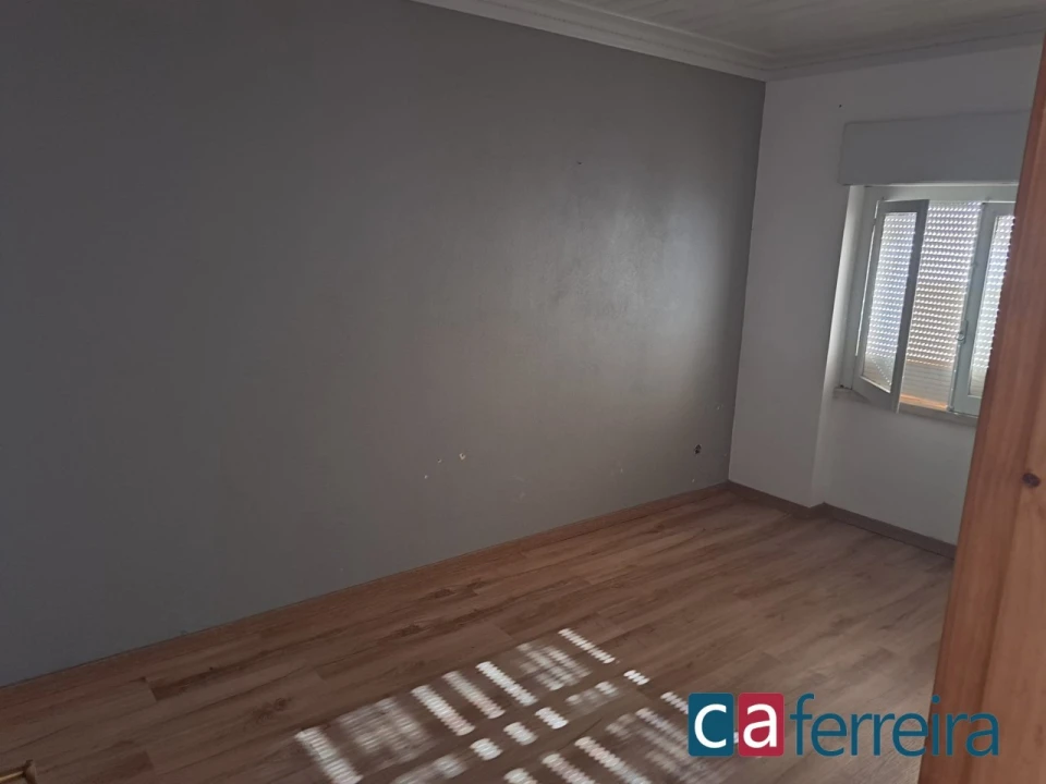 Moradia T3 para Venda em Alcanhões Foto 7