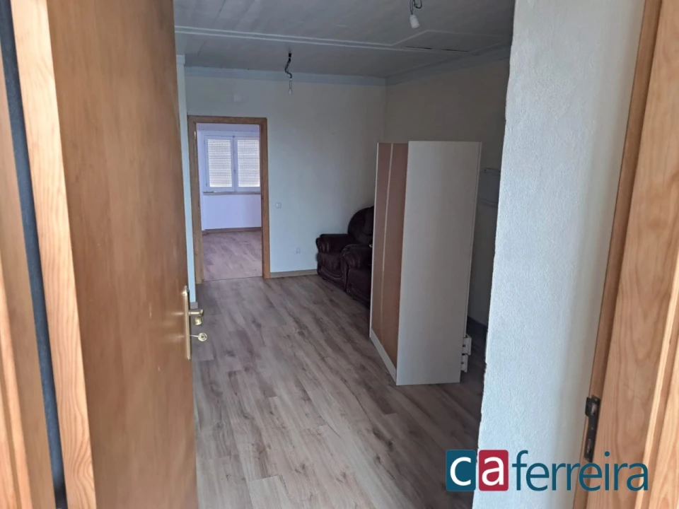 Moradia T3 para Venda em Alcanhões Foto 8