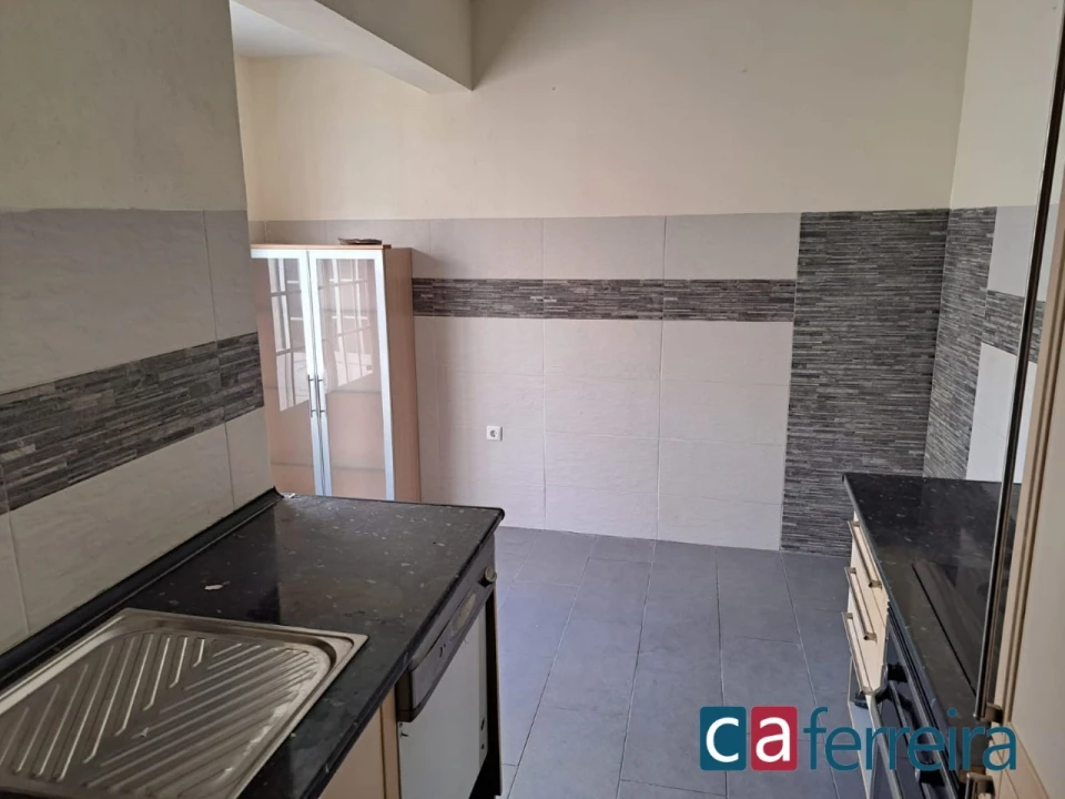 Moradia T3 para Venda em Alcanhões Foto 16