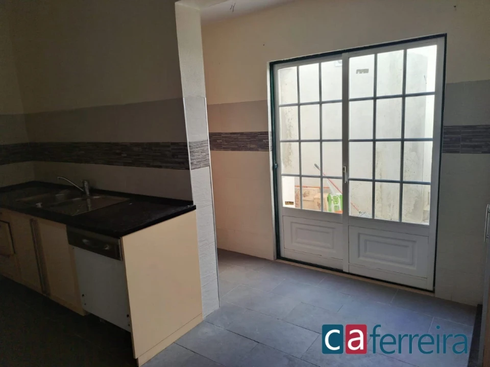 Moradia T3 para Venda em Alcanhões Foto 17