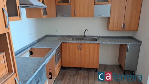 Moradia T3 para Venda em Alcanhões