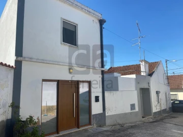 Moradia T3 para Venda em Alcanhões