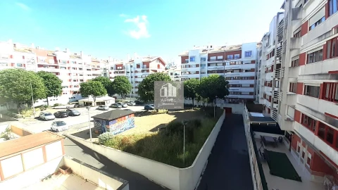 Apartamento T2 para Venda em Algueirão-Mem Martins