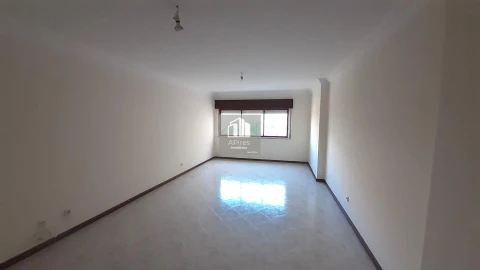 Apartamento T2 para Venda em Algueirão-Mem Martins