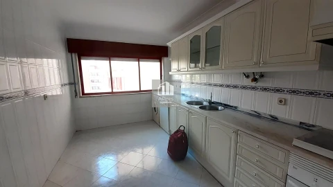 Apartamento T2 para Venda em Algueirão-Mem Martins