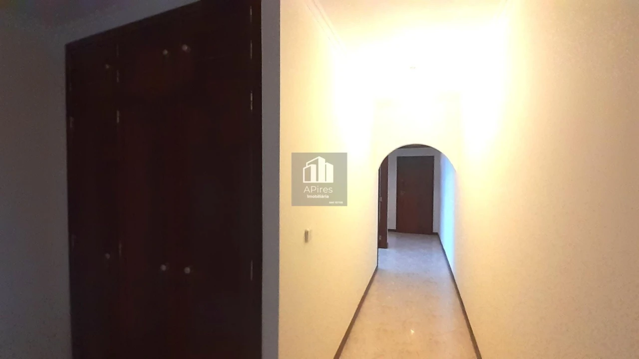 Apartamento T2 para Venda em Algueirão-Mem Martins Foto 11