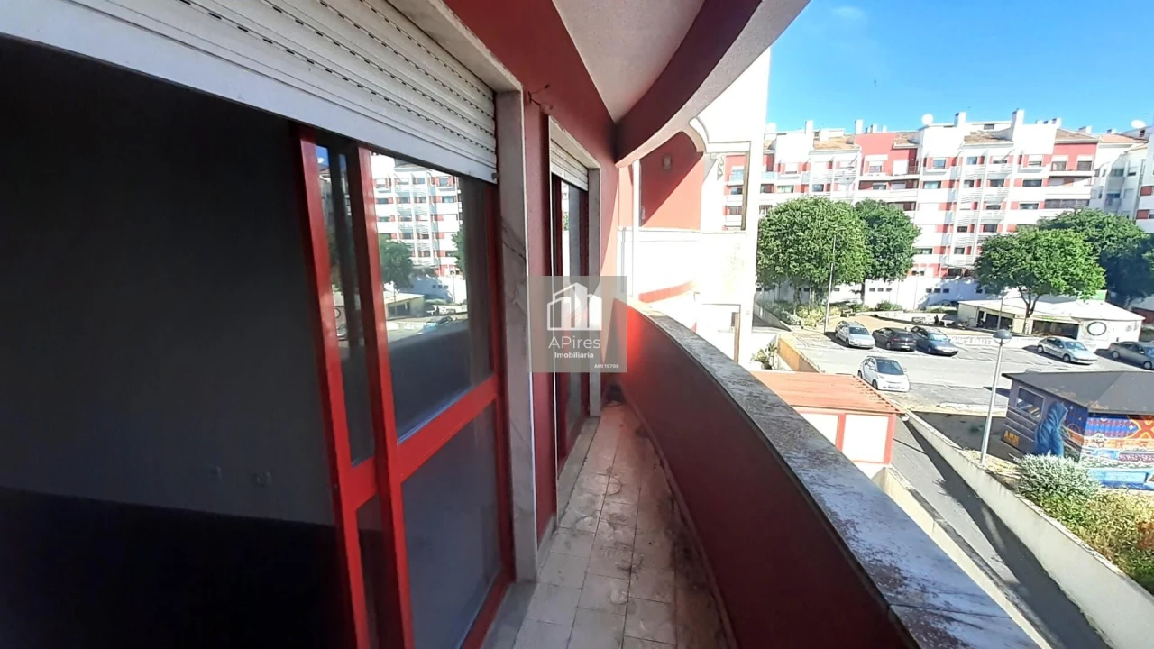 Apartamento T2 para Venda em Algueirão-Mem Martins Foto 14