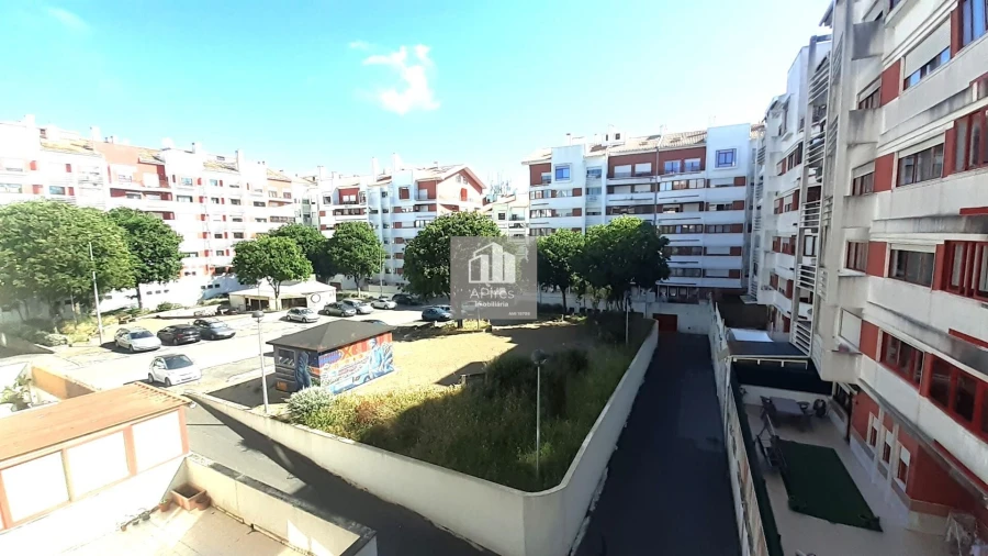 Apartamento T2 para Venda em Algueirão-Mem Martins Foto 24