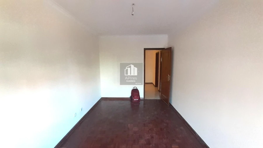 Apartamento T2 para Venda em Algueirão-Mem Martins Foto 8