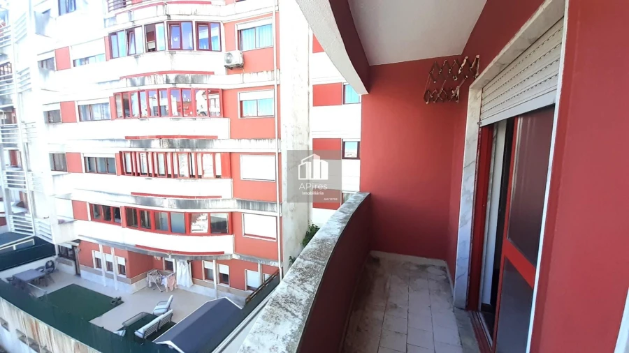 Apartamento T2 para Venda em Algueirão-Mem Martins Foto 15