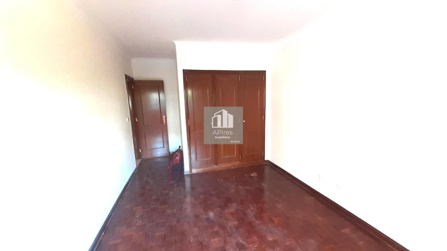 Apartamento T2 para Venda em Algueirão-Mem Martins Foto 6