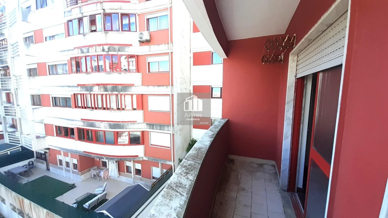 Apartamento T2 para Venda em Algueirão-Mem Martins Foto 15