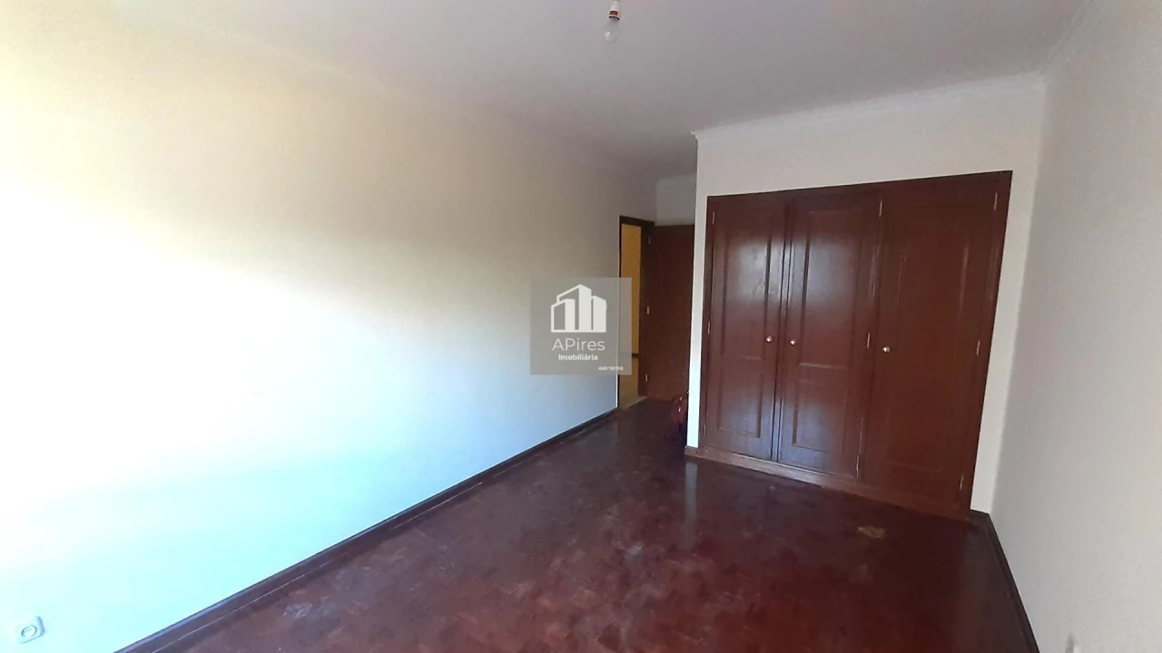 Apartamento T2 para Venda em Algueirão-Mem Martins Foto 7
