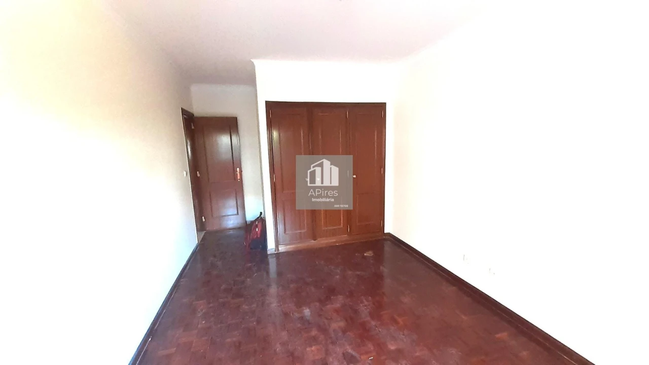 Apartamento T2 para Venda em Algueirão-Mem Martins Foto 6