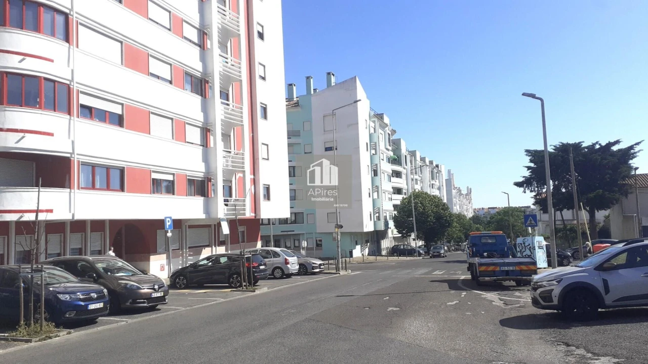 Apartamento T2 para Venda em Algueirão-Mem Martins Foto 25