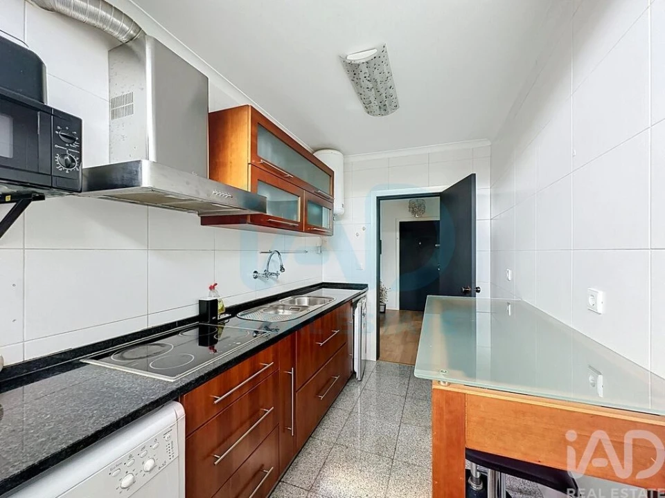 Apartamento T1 para Arrendamento em Paranhos Foto 6