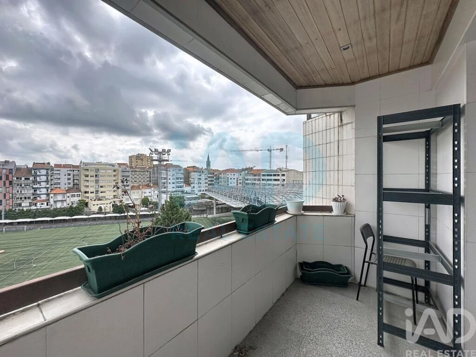 Apartamento T1 para Arrendamento em Paranhos Foto 9