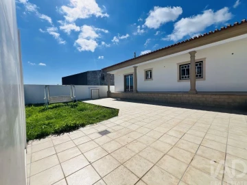 Moradia para Venda em Pataias e Martingança