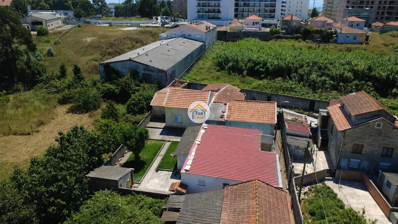 Moradia T7 para Venda em Mafamude e Vilar do Paraíso Foto 18