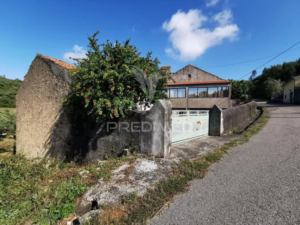 Moradia T3 para Venda em Chãos Foto 4