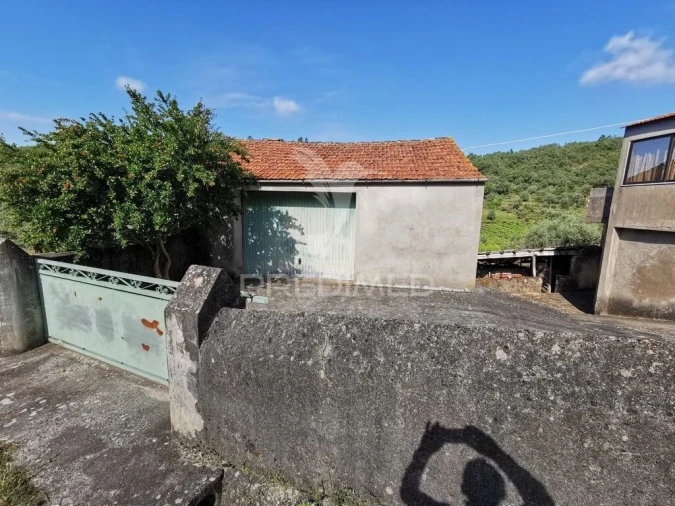 Moradia T3 para Venda em Chãos Foto 3