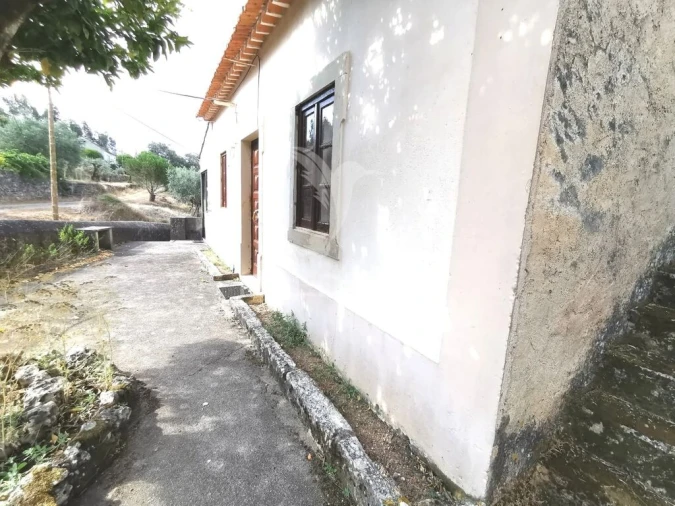 Moradia T3 para Venda em Chãos Foto 2