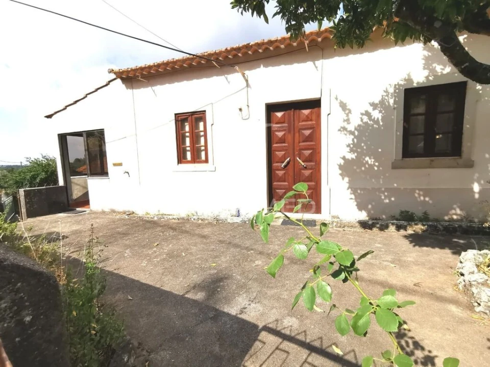 Moradia T3 para Venda em Chãos Foto 1