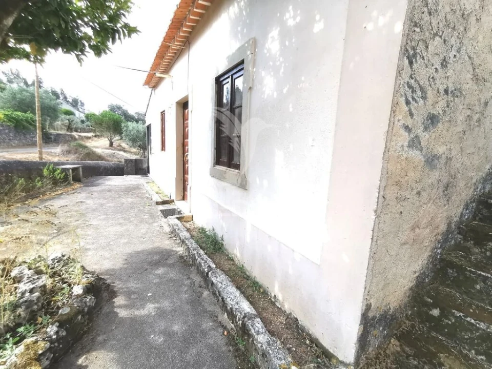 Moradia T3 para Venda em Chãos Foto 2
