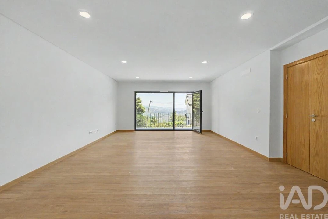 Prédio para Arrendamento em Cinfães Foto 25