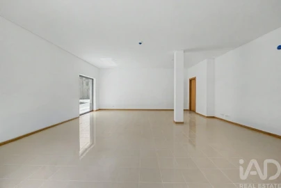Prédio para Arrendamento em Cinfães