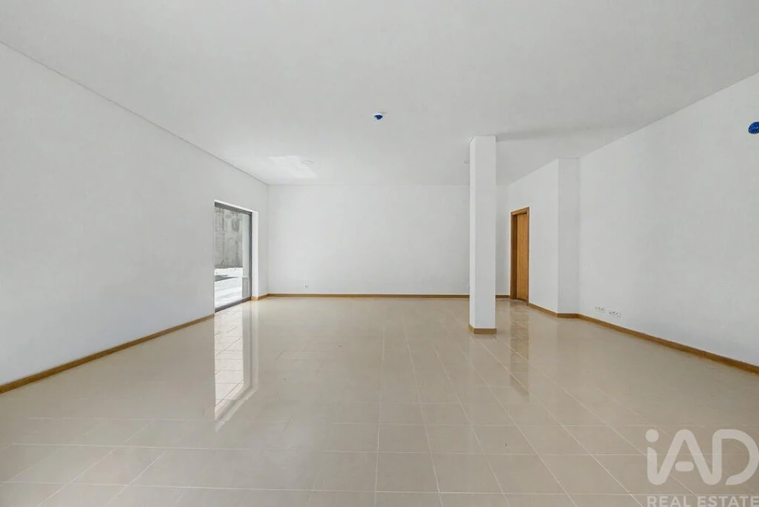 Prédio para Arrendamento em Cinfães Foto 14