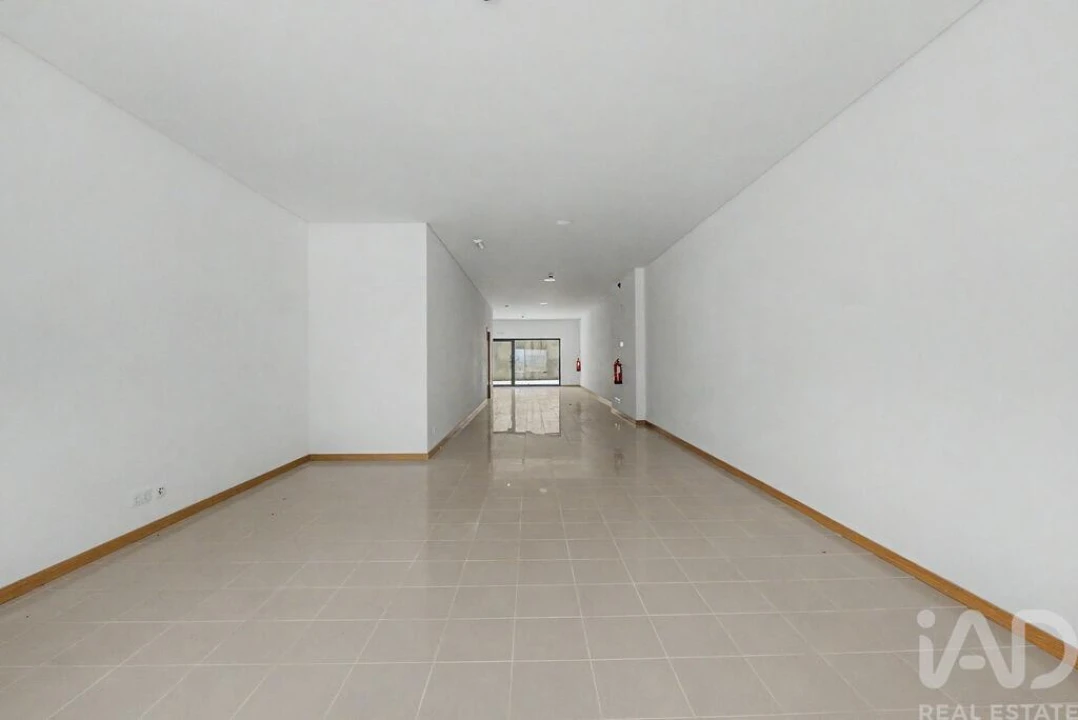 Prédio para Arrendamento em Cinfães Foto 13