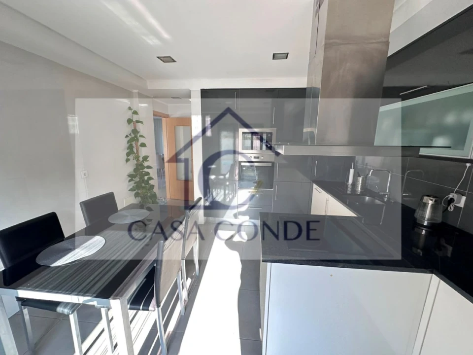 Moradia T4 para Venda em Fernao Ferro Foto 4