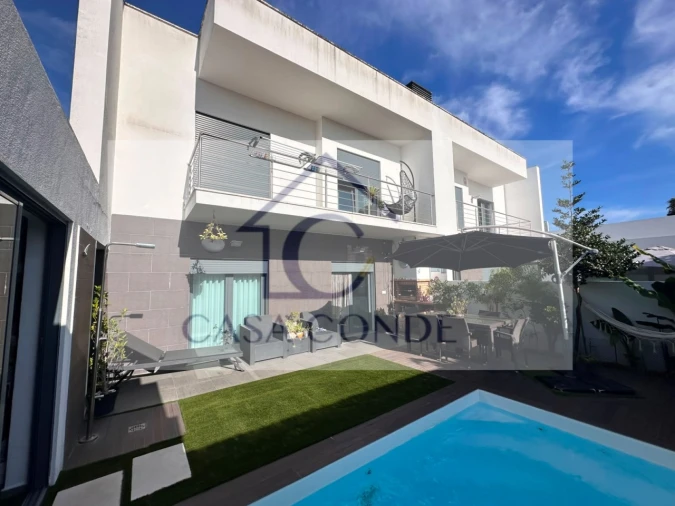 Moradia T4 para Venda em Fernao Ferro Foto 17