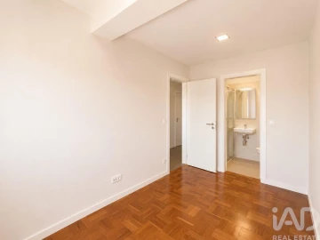Apartamento T3 para Arrendamento em Arroios