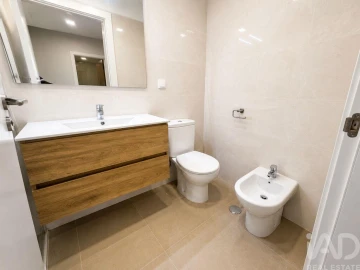 Apartamento T3 para Arrendamento em Arroios