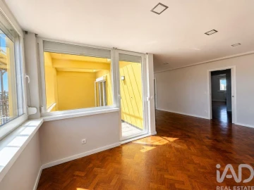 Apartamento T3 para Arrendamento em Arroios