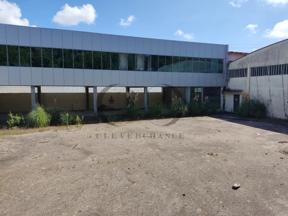 Armazém para Venda em Mozelos Foto 3