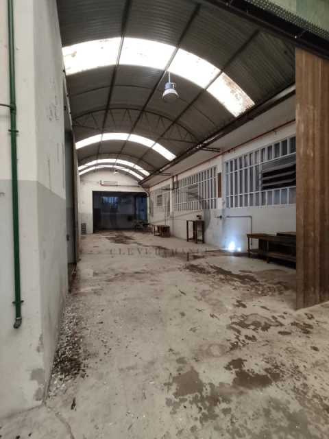 Armazém para Venda em Mozelos
