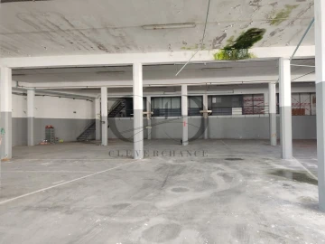 Armazém para Venda em Mozelos