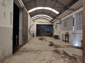 Armazém para Venda em Mozelos