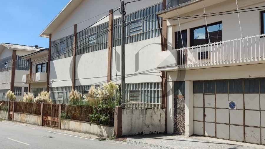 Armazém para Venda em Mozelos