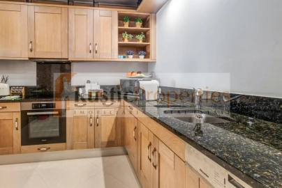 Moradia T4 para Venda em Quarteira