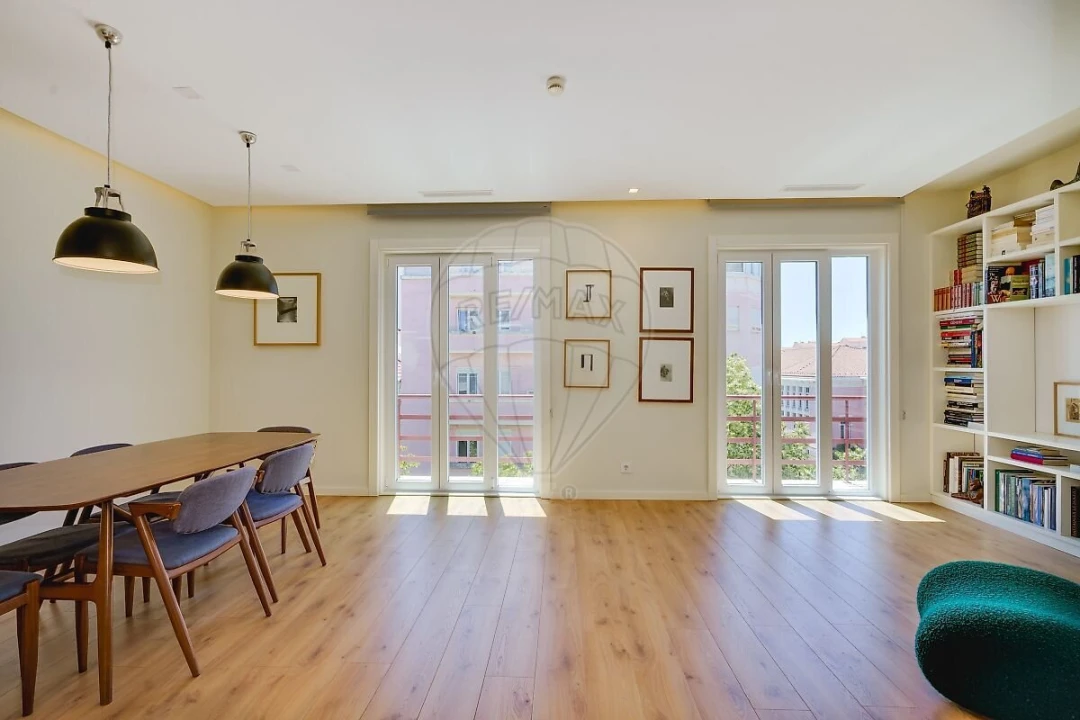 Apartamento T2 para Venda em Avenidas Novas Foto 1