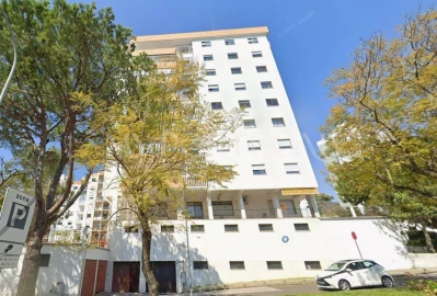 Apartamento T4 para Venda em Carnaxide e Queijas
