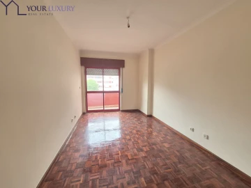 Apartamento T2 para Venda em Algueirão-Mem Martins
