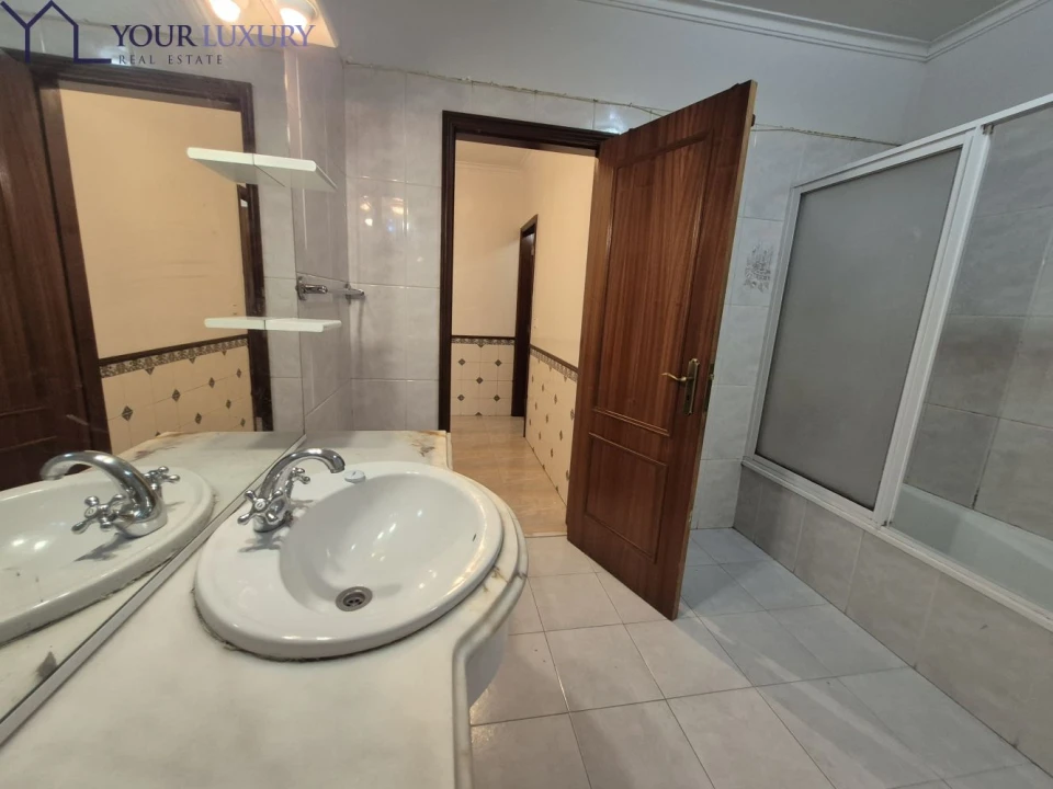 Apartamento T2 para Venda em Algueirão-Mem Martins Foto 18